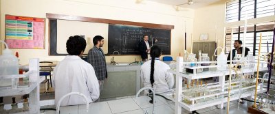 How Science Experiments Boost Learning in Students? | by Cambridge School Srinivaspuri | Feb, 2024 | Medium